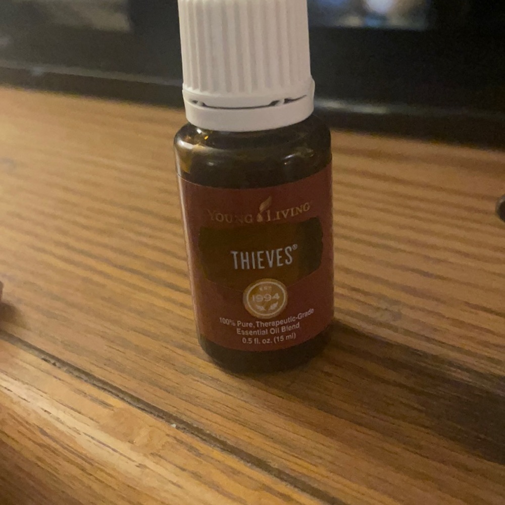 Young living essential oil thieves